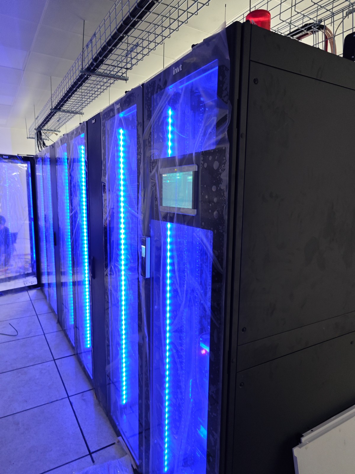 iWit Series Single Row Data Center Solution used in Lifotronic