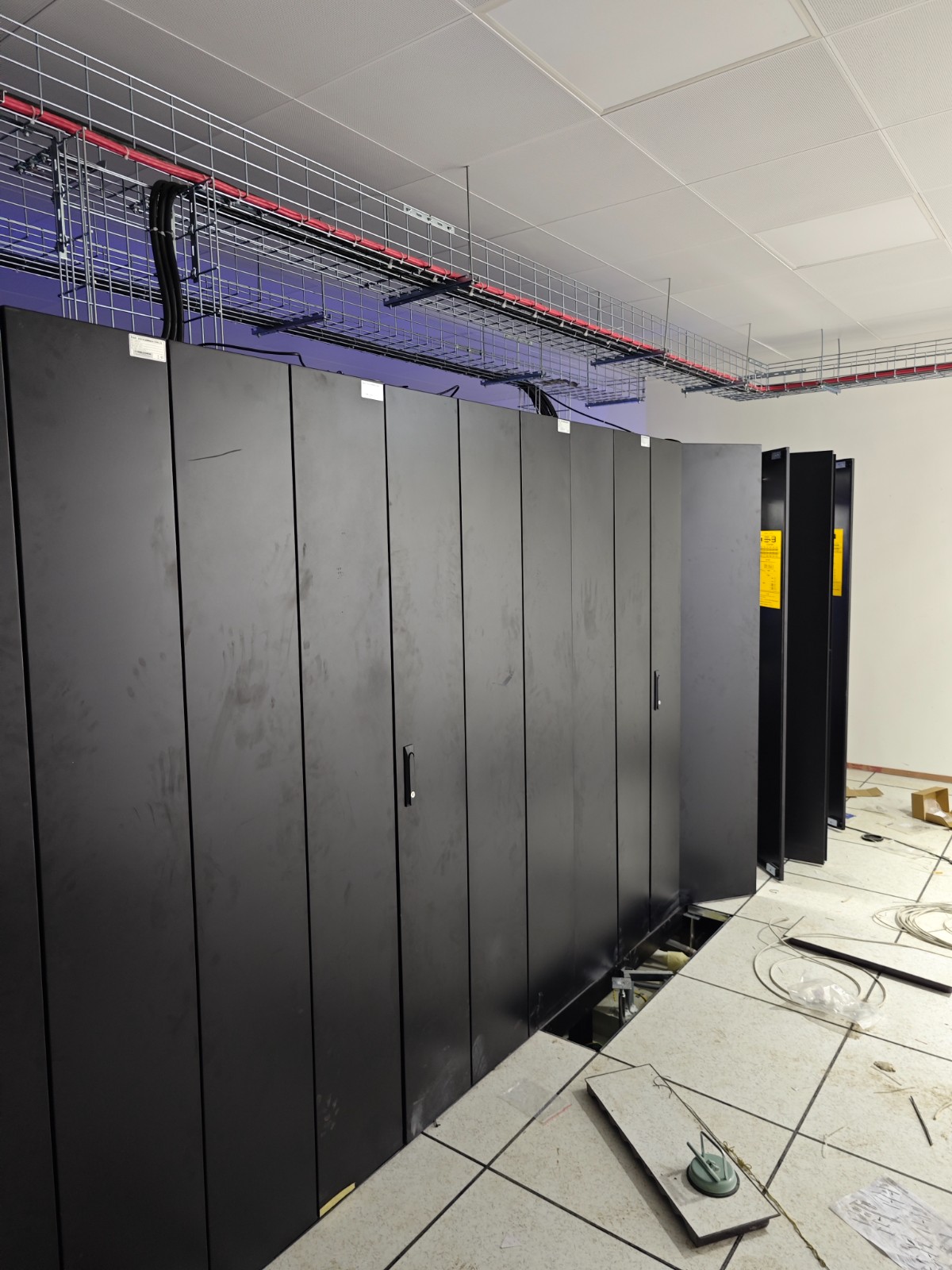 iWit Series Single Row Data Center Solution used in Lifotronic